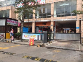 海南?？谲嚺谱R(shí)別加廣告道閘